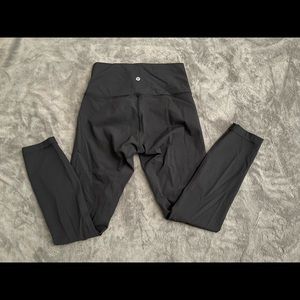 Lululemon wunder under size 6